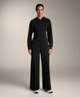 Pantalones de corte recto con modal y pliegues Pantalones de corte recto con modal y pliegues