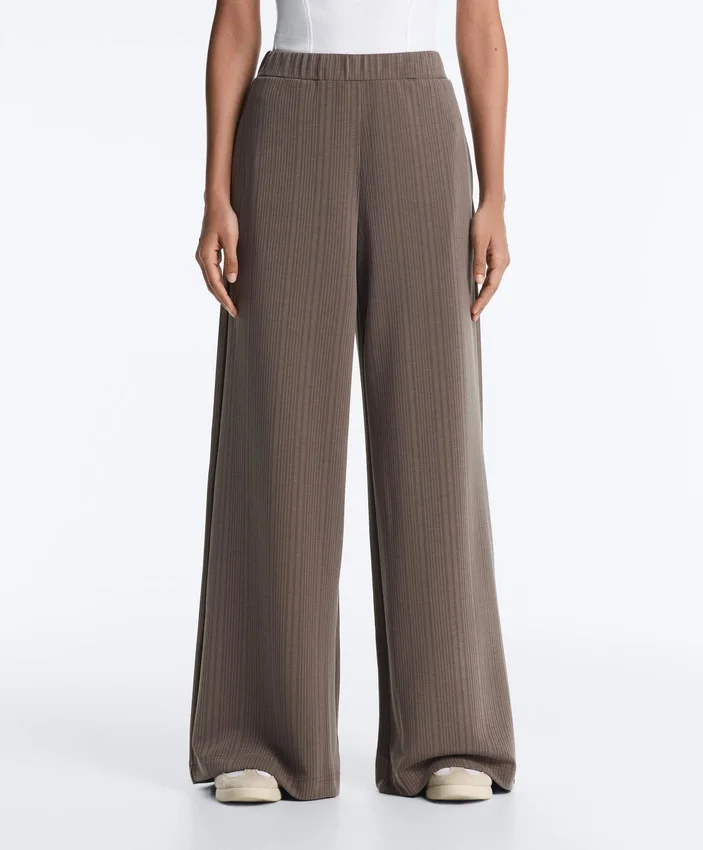 Pantalones de corte recto con rayas asimétricas y modal Pantalones de corte recto con rayas asimétricas y modal