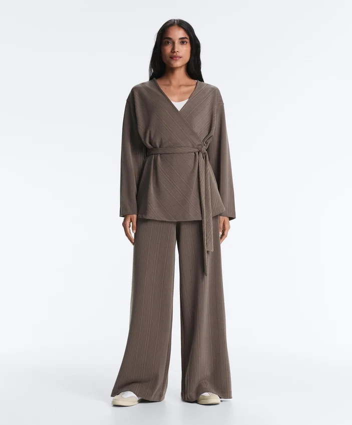 Chaqueta larga con rayas asimétricas y modal Chaqueta larga con rayas asimétricas y modal