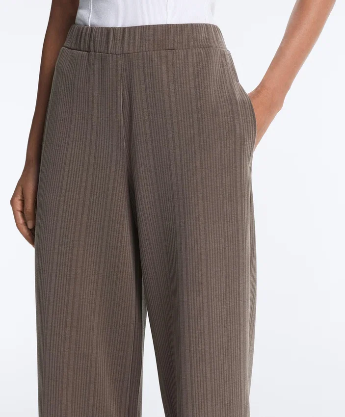 Pantalones de corte recto con rayas asimétricas y modal Pantalones de corte recto con rayas asimétricas y modal