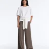 Pantalones de corte recto con rayas asimétricas y modal Pantalones de corte recto con rayas asimétricas y modal