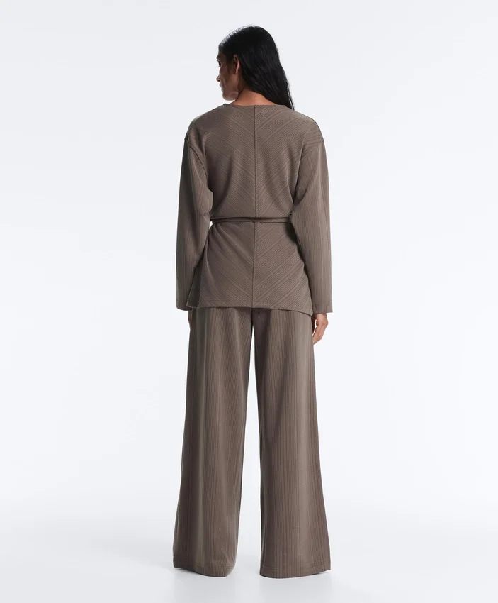 Chaqueta larga con rayas asimétricas y modal Chaqueta larga con rayas asimétricas y modal
