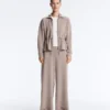Chaqueta Soft Touch de modal suave al tacto con cintura ajustable y cuello alto Chaqueta Soft Touch de modal suave al tacto con cintura ajustable y cuello alto