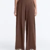 Pantalones de pierna ancha Light Touch con pinzas Pantalones de pierna ancha Light Touch con pinzas