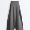 Pantalones de piqué de algodón de talle alto y corte ancho Pantalones de piqué de algodón de talle alto y corte ancho