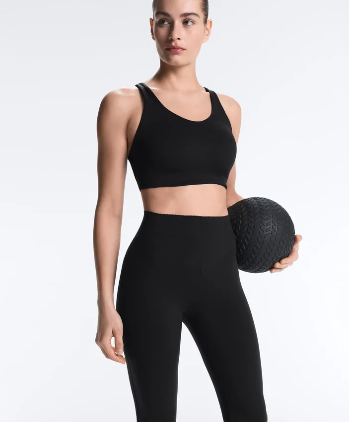 Pantalones de talle alto, compresivos y Raise Up Pantalones de talle alto, compresivos y Raise Up