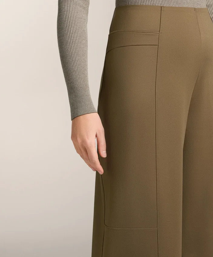 Pantalones de talle alto con efecto neopreno y corte recto Pantalones de talle alto con efecto neopreno y corte recto