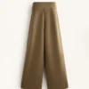 Pantalones de talle alto con efecto neopreno y corte recto Pantalones de talle alto con efecto neopreno y corte recto