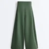 Pantalones de tiro alto de sarga y pierna ancha con pliegues