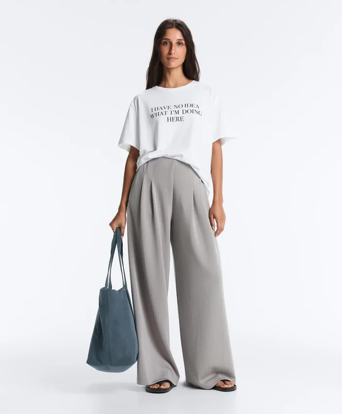 Pantalones largos plisados con modal Soft Touch Pantalones largos plisados con modal Soft Touch
