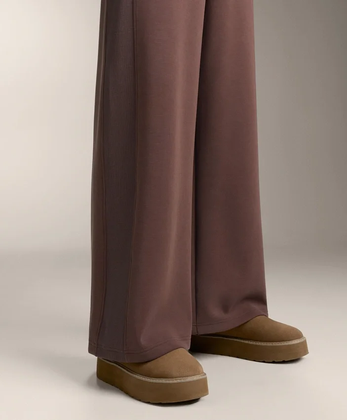 Pantalones rectos de pierna ancha con ribete y modal cepillado Pantalones rectos de pierna ancha con ribete y modal cepillado