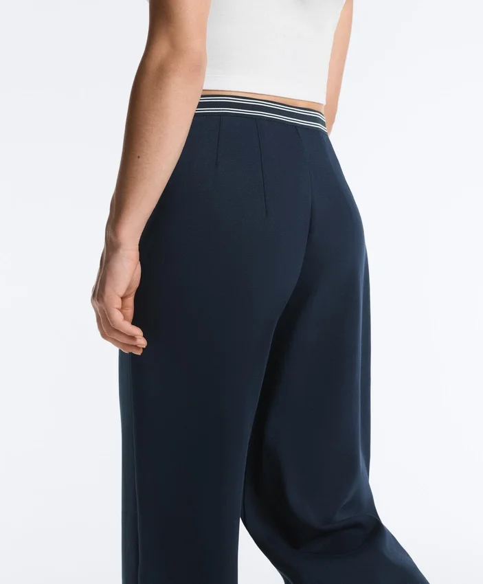 Pantalones rectos de piqué con ribete de algodón en contraste Pantalones rectos de piqué con ribete de algodón en contraste