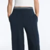 Pantalones rectos de piqué con ribete de algodón en contraste Pantalones rectos de piqué con ribete de algodón en contraste