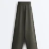 Pantalones rectos de punto acanalado