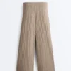 Pantalones rectos de punto acanalado