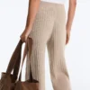 Pantalones rectos de punto acanalado