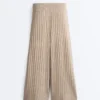 Pantalones rectos de punto acanalado