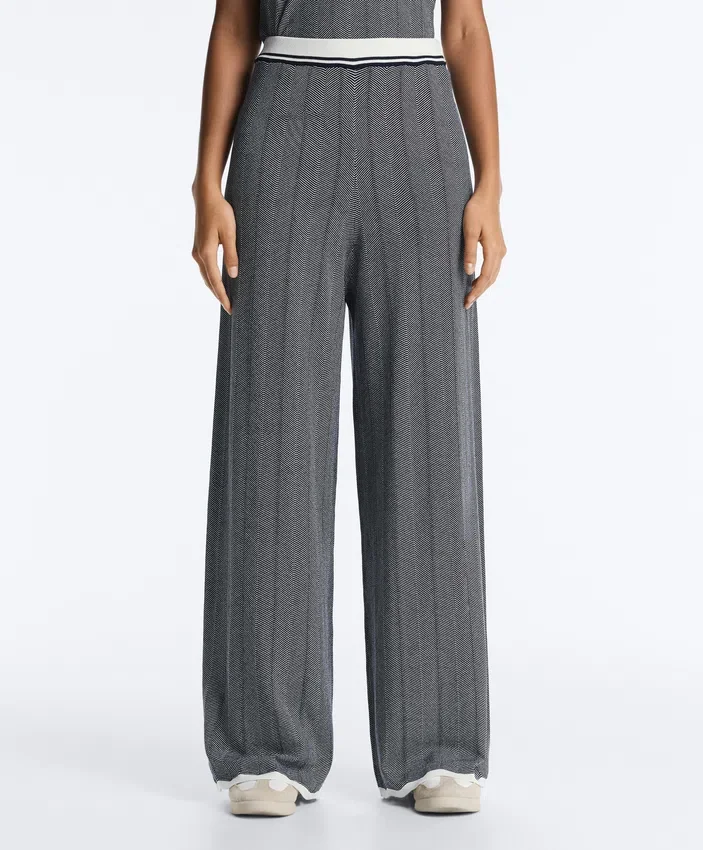 Pantalones rectos de punto con diseño en espiga Pantalones rectos de punto con diseño en espiga