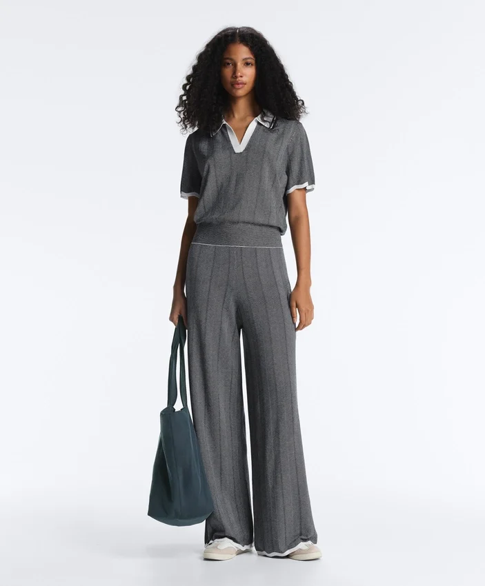 Pantalones rectos de punto con diseño en espiga Pantalones rectos de punto con diseño en espiga