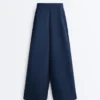 Pantalones rectos de sarga con cinta lateral Pantalones rectos de sarga con cinta lateral