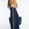 Pantalones rectos de sarga con cinta lateral Pantalones rectos de sarga con cinta lateral