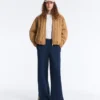 Pantalones rectos de sarga con cinta lateral Pantalones rectos de sarga con cinta lateral