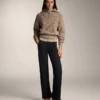 Pantalones rectos de talle alto y abrigo