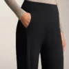 Pantalones rectos de talle alto y abrigo