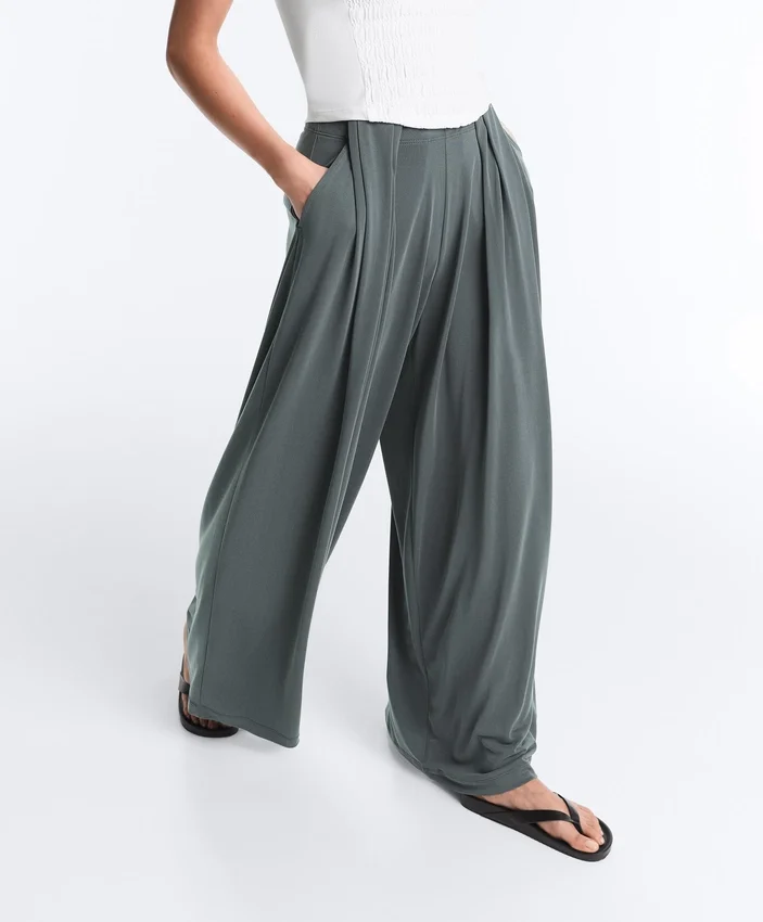 Pantalones vaporosos con cintura plisada de mezcla de modal Pantalones vaporosos con cintura plisada de mezcla de modal