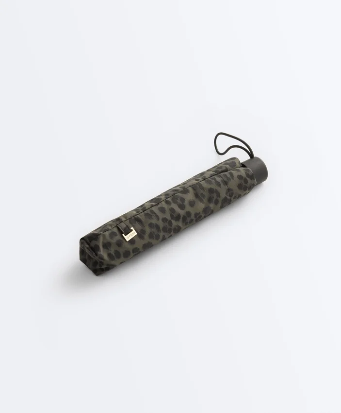 Paraguas ligero con estampado de leopardo Paraguas ligero con estampado de leopardo