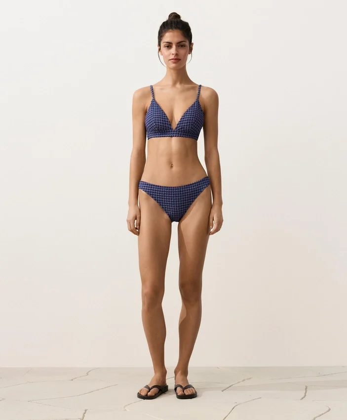 Partes de arriba de bikini triangular de cuadros vichy Partes de arriba de bikini triangular de cuadros vichy