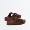 Sandalias de playa con hebillas Sandalias de playa con hebillas