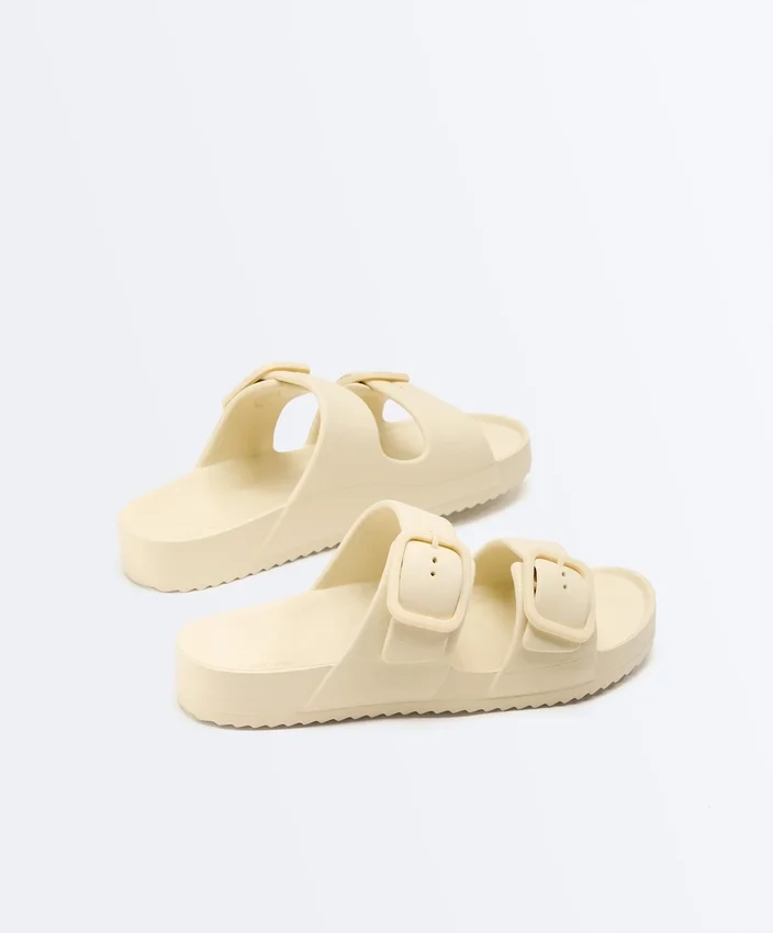 Sandalias de playa con hebillas Sandalias de playa con hebillas