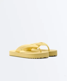Sandalias de playa con plataforma texturizada Sandalias de playa con plataforma texturizada