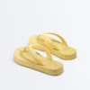 Sandalias de playa con plataforma texturizada Sandalias de playa con plataforma texturizada