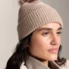 Sombrero de punto con pompón en mezcla de lana Sombrero de punto con pompón en mezcla de lana