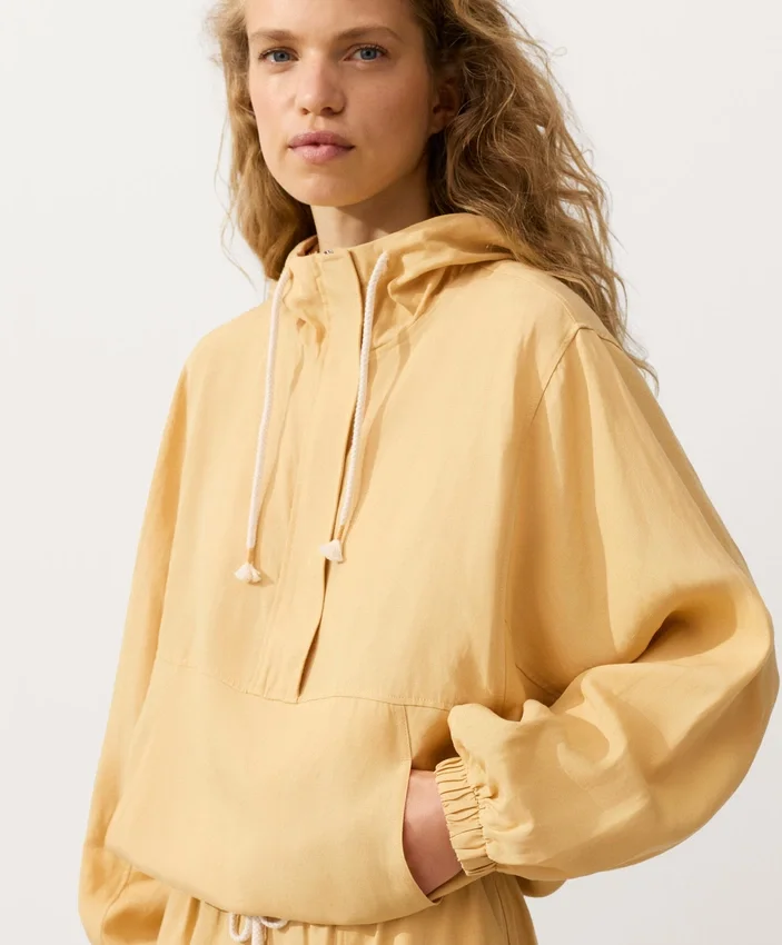 Sudadera con media cremallera, bolsillo delantero, mezcla de lyocell y 24 % de lino Sudadera con media cremallera, bolsillo delantero, mezcla de lyocell y 24 % de lino