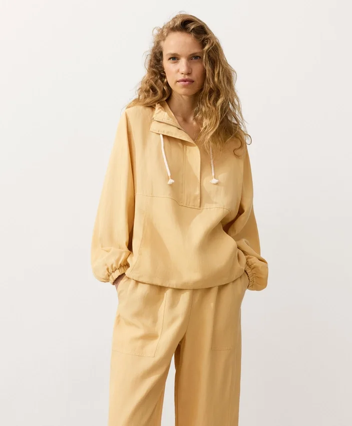 Sudadera con media cremallera, bolsillo delantero, mezcla de lyocell y 24 % de lino Sudadera con media cremallera, bolsillo delantero, mezcla de lyocell y 24 % de lino