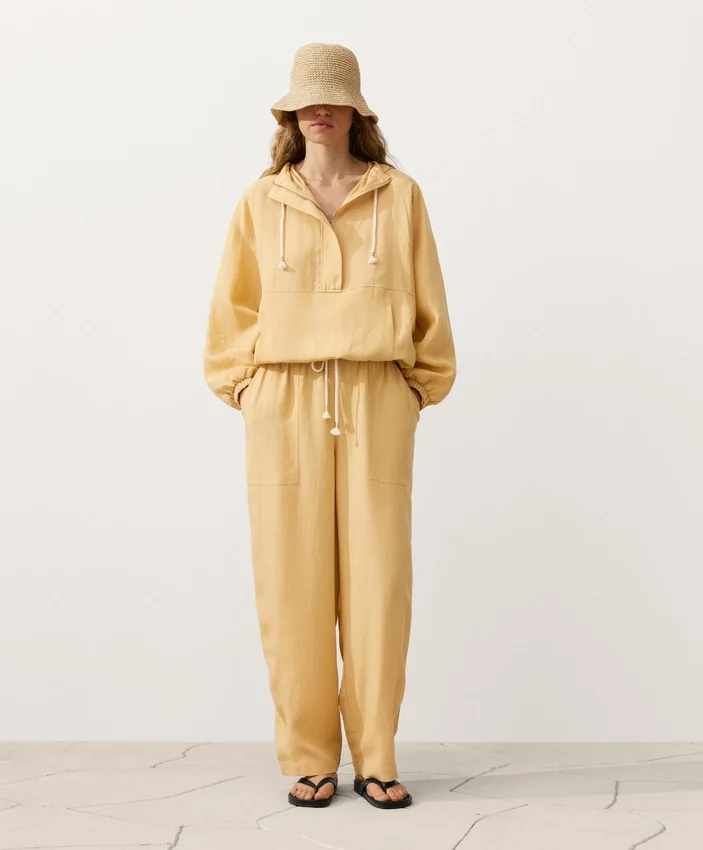 Sudadera con media cremallera, bolsillo delantero, mezcla de lyocell y 24 % de lino Sudadera con media cremallera, bolsillo delantero, mezcla de lyocell y 24 % de lino