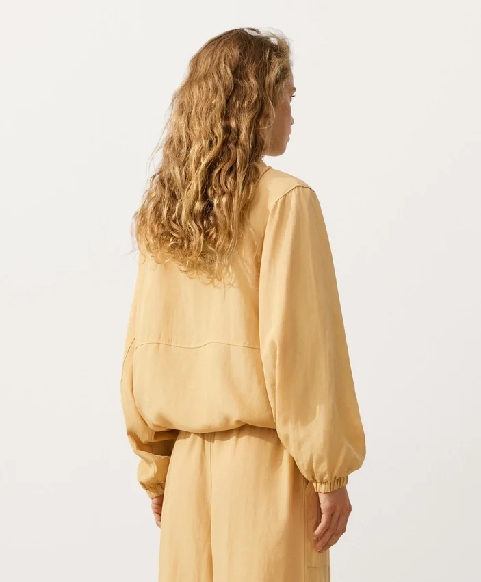 Sudadera con media cremallera, bolsillo delantero, mezcla de lyocell y 24 % de lino Sudadera con media cremallera, bolsillo delantero, mezcla de lyocell y 24 % de lino
