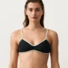 Top de bikini con ribete en contraste