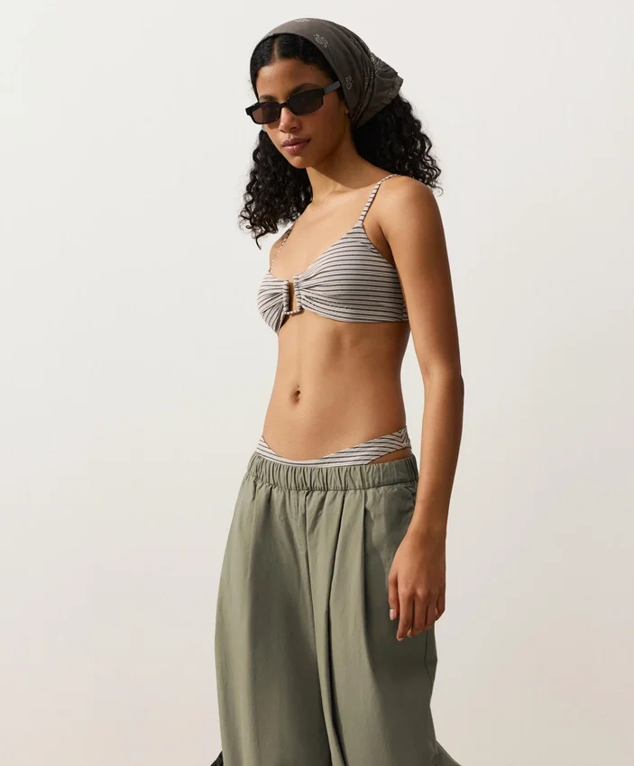 Top de bikini triangular a rayas Top de bikini triangular a rayas