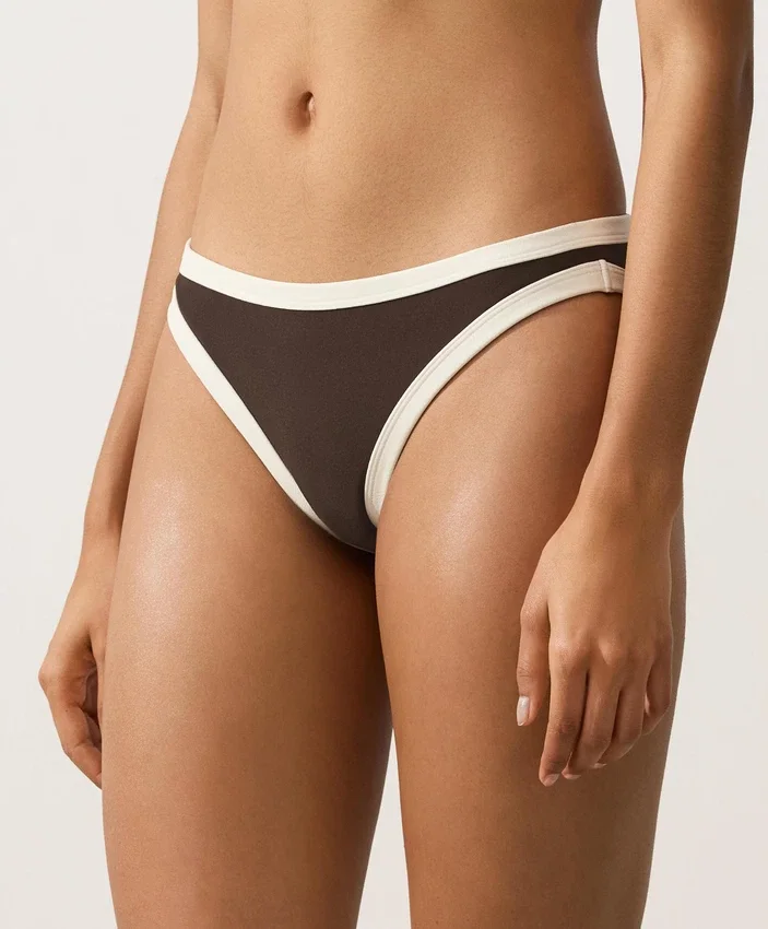 Top de bikini triangular con ribete en contraste Top de bikini triangular con ribete en contraste