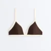 Top de bikini triangular con ribete en contraste Top de bikini triangular con ribete en contraste