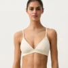 Top de bikini triangular de croché con textura de burbujas Top de bikini triangular de croché con textura de burbujas
