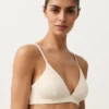 Top de bikini triangular de croché con textura de burbujas Top de bikini triangular de croché con textura de burbujas