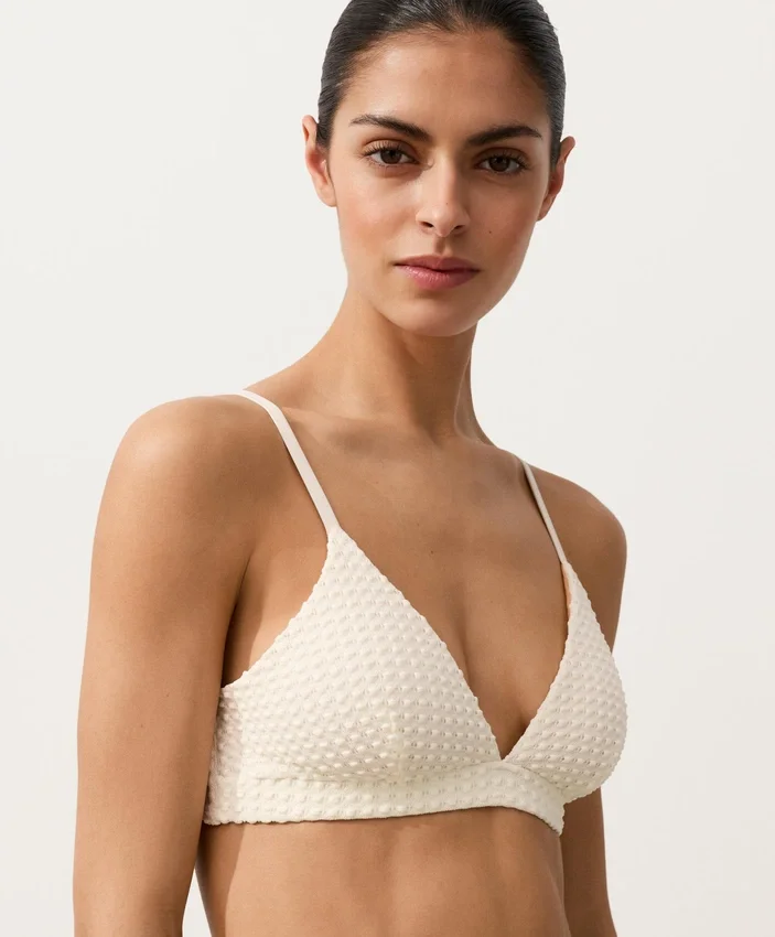 Top de bikini triangular de croché con textura de burbujas Top de bikini triangular de croché con textura de burbujas