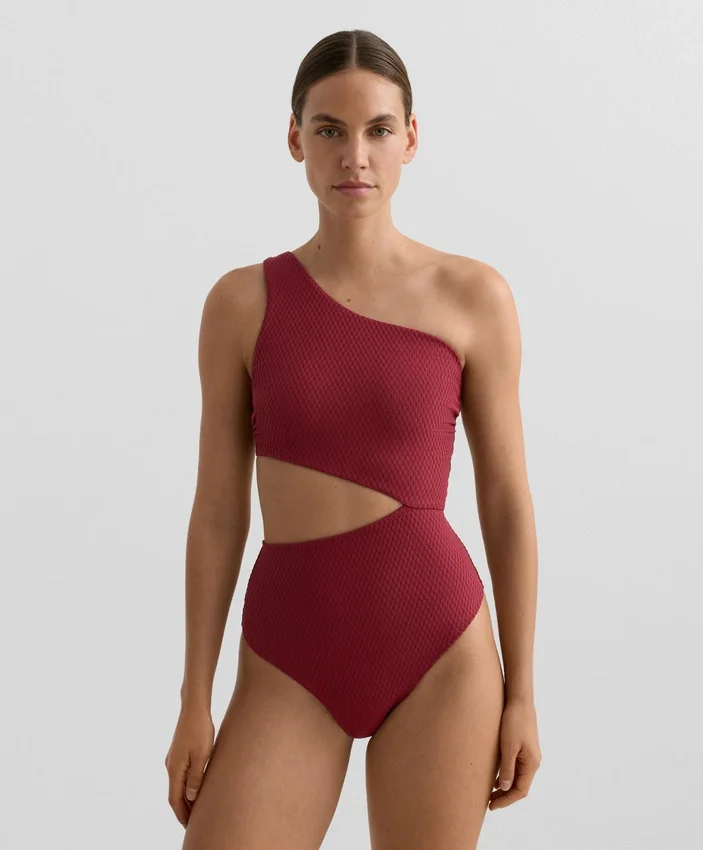 Trikinis asimétricos de jacquard con mini cuadros Trikinis asimétricos de jacquard con mini cuadros