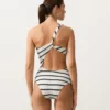 Trikinis asimétricos de rayas de croché