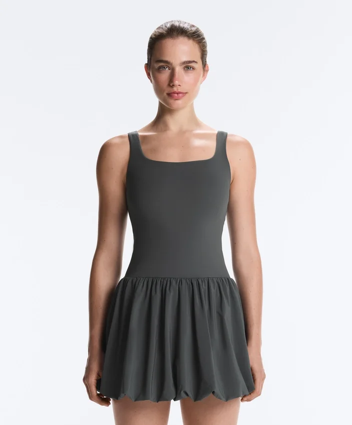 Vestido corto tipo globo Comfortlux Vestido corto tipo globo Comfortlux